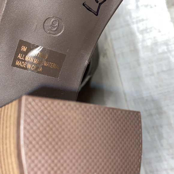 Comfort camel color heeled open toe booties size 9 new - Picture 11 of 11